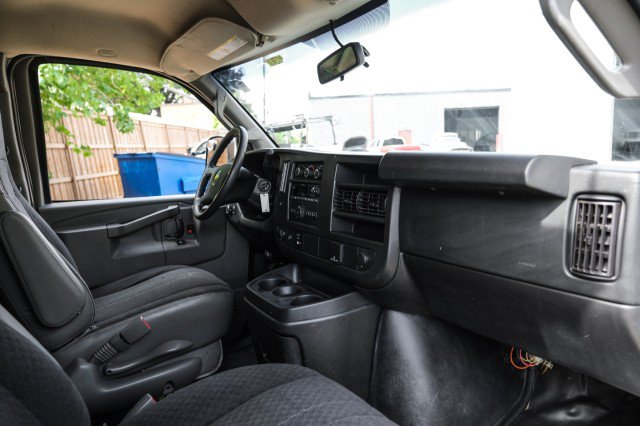 Used 2018 Chevrolet Express 2500 w/ Driver Convenience Package RWD image 12