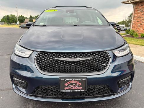 Used 2023 Chrysler Pacifica Touring-L w/ S Appearance Package FWD image 8