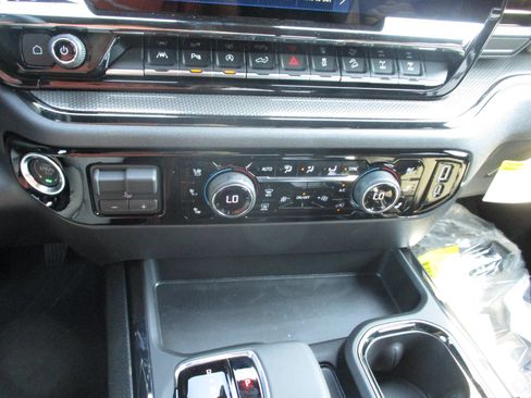 New 2026 Chevrolet Silverado 1500 ZR2 image 22