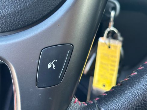 Used 2011 Kia Forte SX image 16