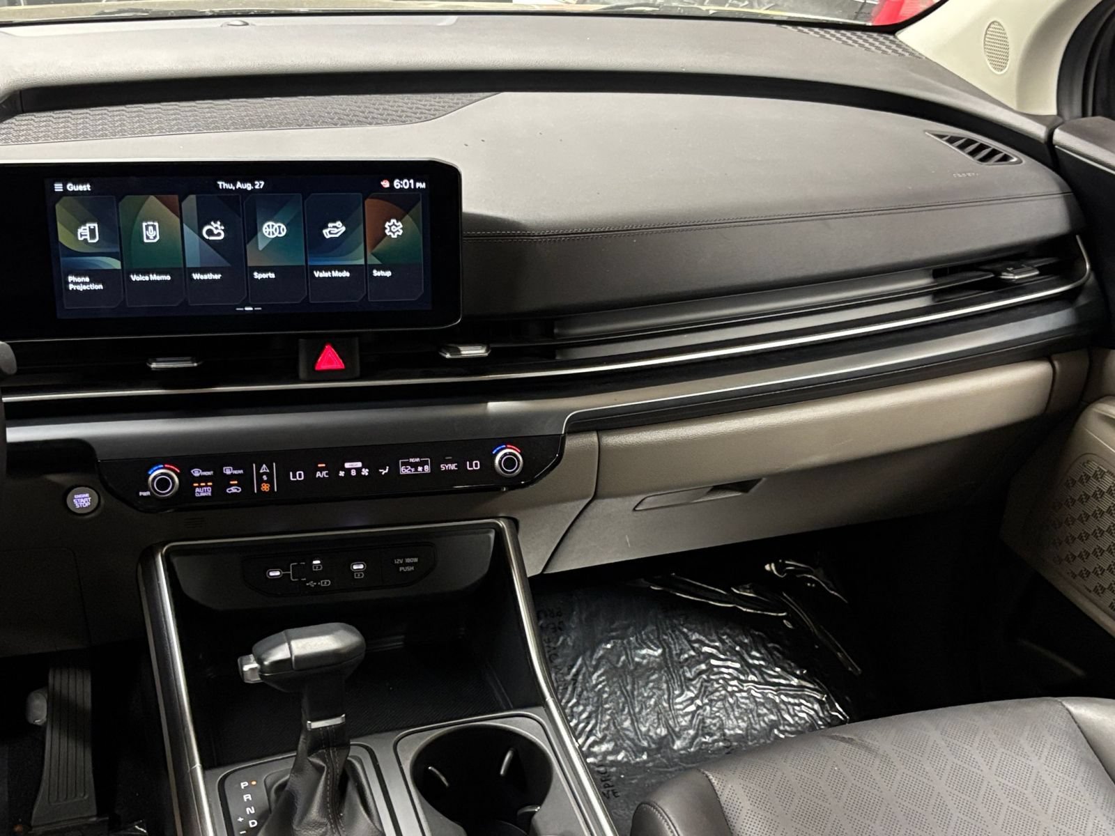 Used 2026 Kia Carnival FWD image 46