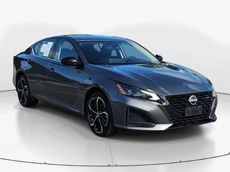 Used 2023 Nissan Altima 2.5 SR w/ SR Premium Package AWD/4WD video 3