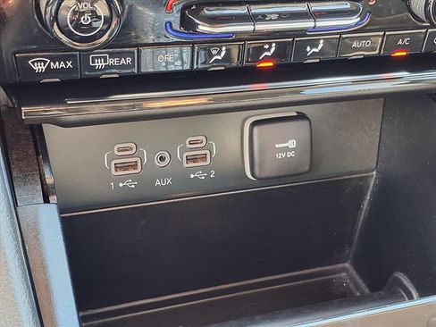 Used 2023 Jeep Grand Cherokee Laredo image 12