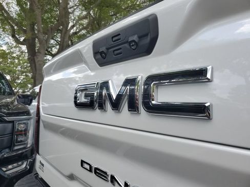 Used 2025 GMC Sierra 2500 Denali Ultimate w/ Max Trailering Package AWD/4WD image 6