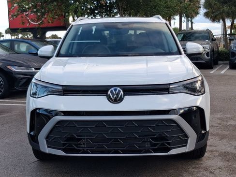 New 2026 Volkswagen Taos SE FWD image 2