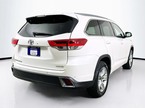 Used 2019 Toyota Highlander Limited FWD image 7