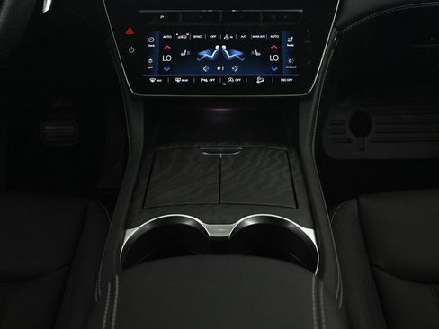 Used 2025 Maserati Grecale GT image 13