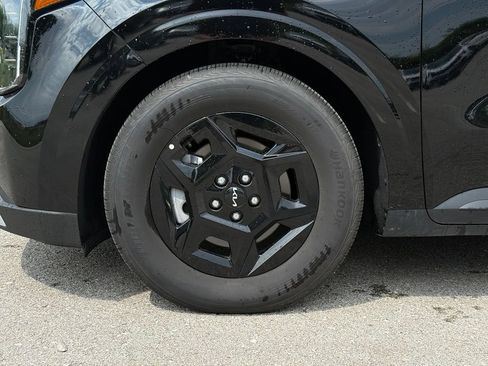 Used 2026 Kia Carnival FWD image 5