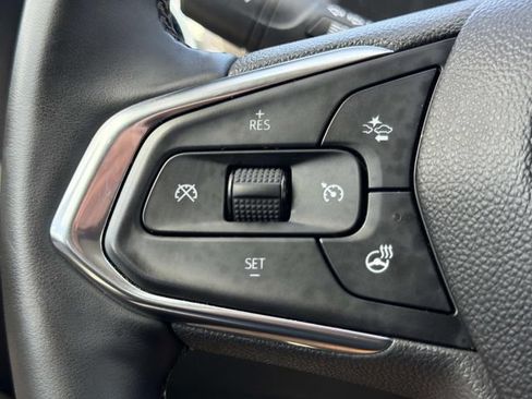 Used 2025 Chevrolet Trax LT w/ LT Convenience Package FWD image 23