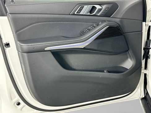 Used 2025 BMW X5 xDrive40i w/ Parking Assistance Package image 19