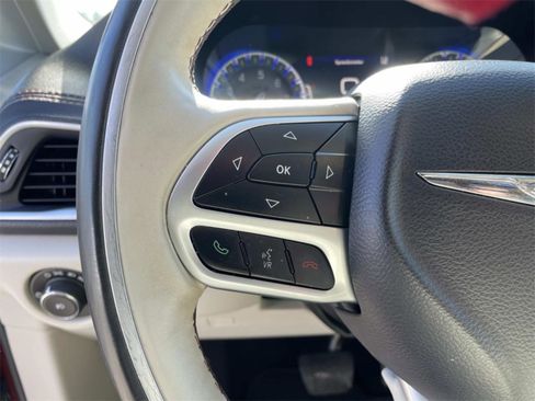 Used 2017 Chrysler Pacifica Limited w/ UConnect Theater Package image 19