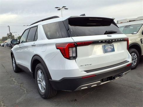 New 2026 Ford Explorer Active w/ Active Comfort Package image 4