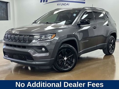 Used 2022 Jeep Compass Latitude w/ Convenience Group AWD/4WD image 1