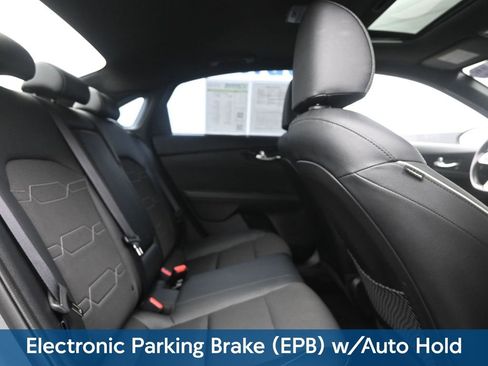 Used 2022 Kia Forte GT-Line w/ GT-Line Premium Package image 9