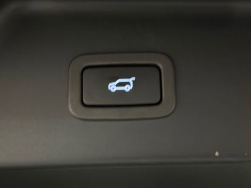 Used 2022 Land Rover Range Rover Westminster Edition image 16