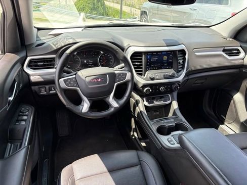 Used 2023 GMC Acadia SLT AWD/4WD image 9