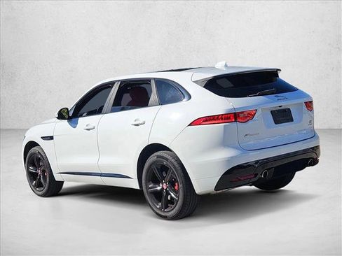 Used 2017 Jaguar F-PACE S image 7