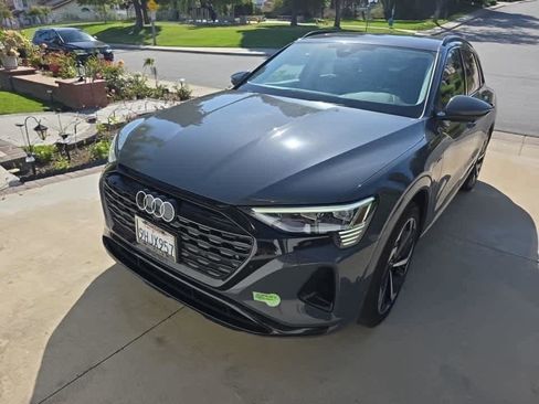Used 2024 Audi Q8 e-tron Premium Plus w/ Premium Plus Package AWD/4WD image 3