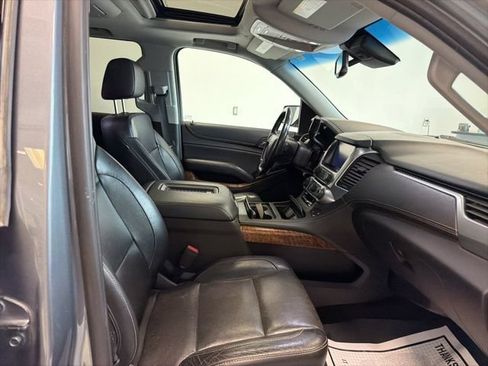 Used 2018 Chevrolet Suburban Premier AWD/4WD image 43