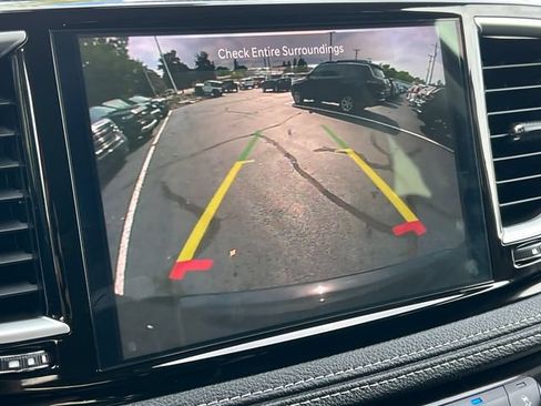 Used 2024 Chrysler Pacifica Limited FWD image 26