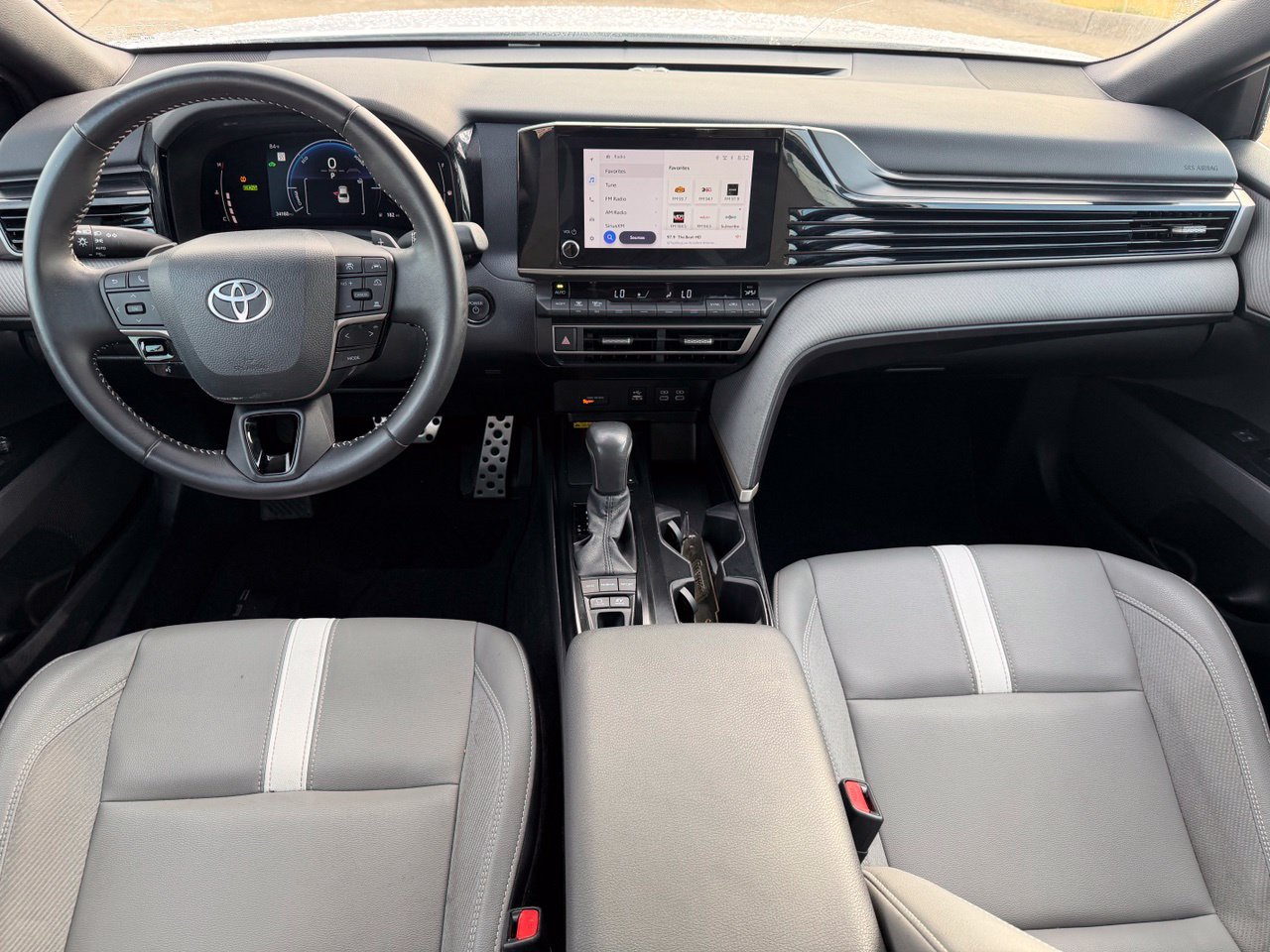Used 2025 Toyota Camry SE w/ Convenience Package FWD image 11