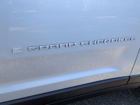 New 2025 Jeep Grand Cherokee L Laredo w/ Luxury Tech Group I image 13