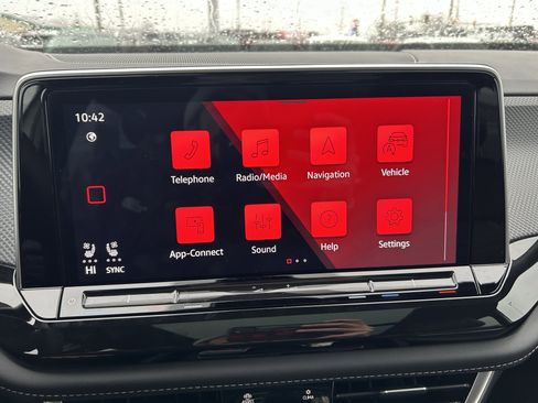 Certified 2025 Volkswagen Atlas Cross Sport SEL R-Line image 12