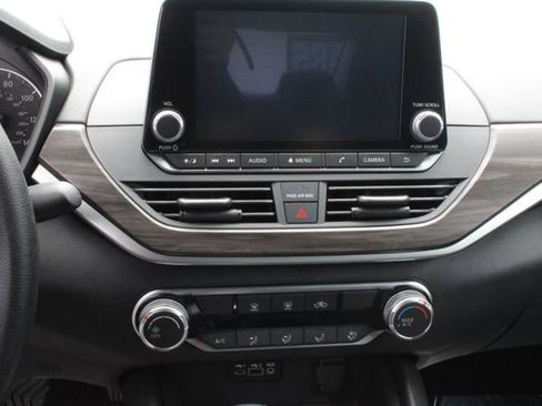 Used 2025 Nissan Altima 2.5 SV image 25