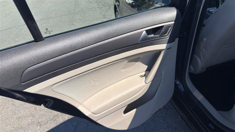 Used 2018 Volkswagen Golf SportWagen FWD image 22