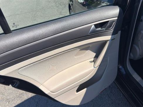 Used 2018 Volkswagen Golf SportWagen FWD image 22