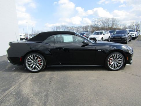 Used 2025 Ford Mustang GT Premium RWD image 8