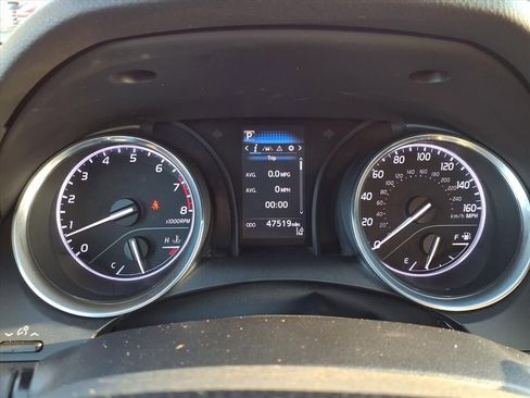 Used 2020 Toyota Camry LE image 16