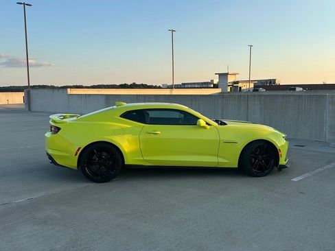 Used 2021 Chevrolet Camaro SS image 7