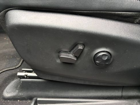 Used 2025 Chrysler Pacifica Select FWD image 21