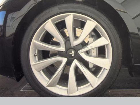 Used 2018 Tesla Model 3 Long Range image 10