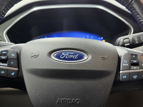 Used 2020 Ford Escape Titanium image 30