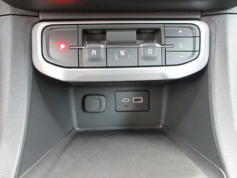 Used 2023 GMC Acadia SLE w/ Driver Convenience Package image 30