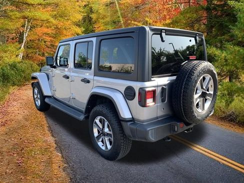 Used 2020 Jeep Wrangler Unlimited Sahara w/ Cold Weather Group AWD/4WD image 7