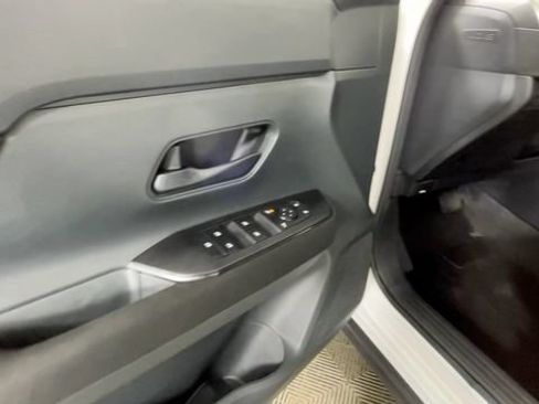 Used 2025 Nissan Kicks S FWD image 18