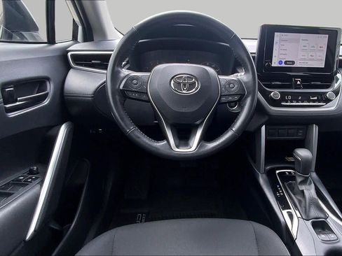 Used 2023 Toyota Corolla Cross LE FWD image 6