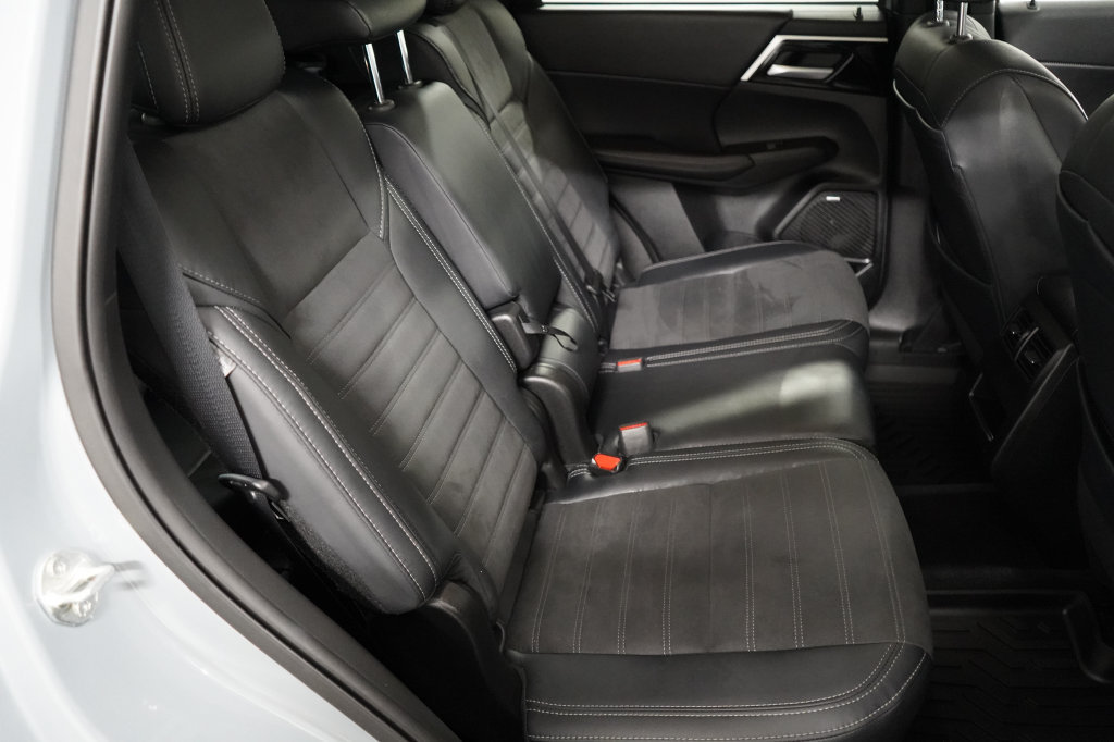 Used 2026 Mitsubishi Outlander AWD image 22