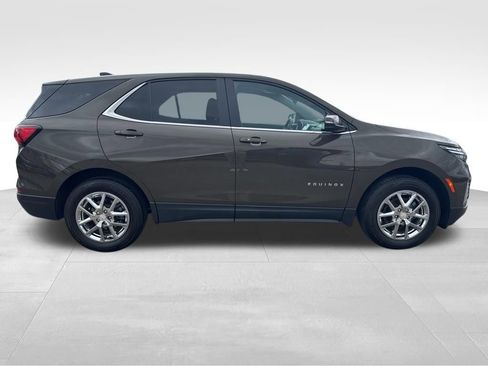 Used 2024 Chevrolet Equinox LT AWD/4WD image 4