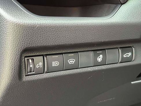 Used 2023 Toyota RAV4 SE image 18