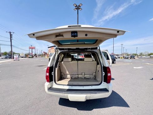 Used 2011 Chevrolet Tahoe LTZ AWD/4WD image 33