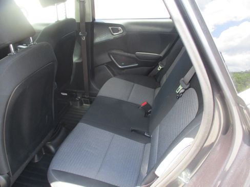 Used 2022 Kia Soul S FWD image 11