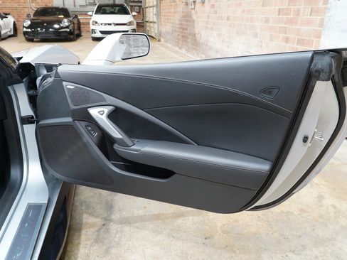 Used 2018 Chevrolet Corvette Stingray Coupe RWD image 51