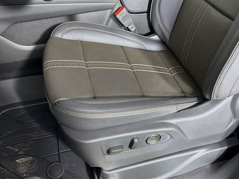 New 2026 Chevrolet Suburban High Country AWD/4WD image 21