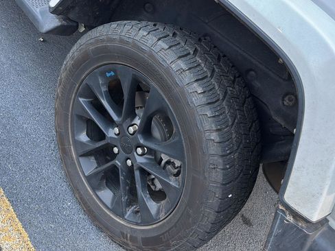 Used 2021 Jeep Wrangler Unlimited Sahara w/ Cold Weather Group image 7