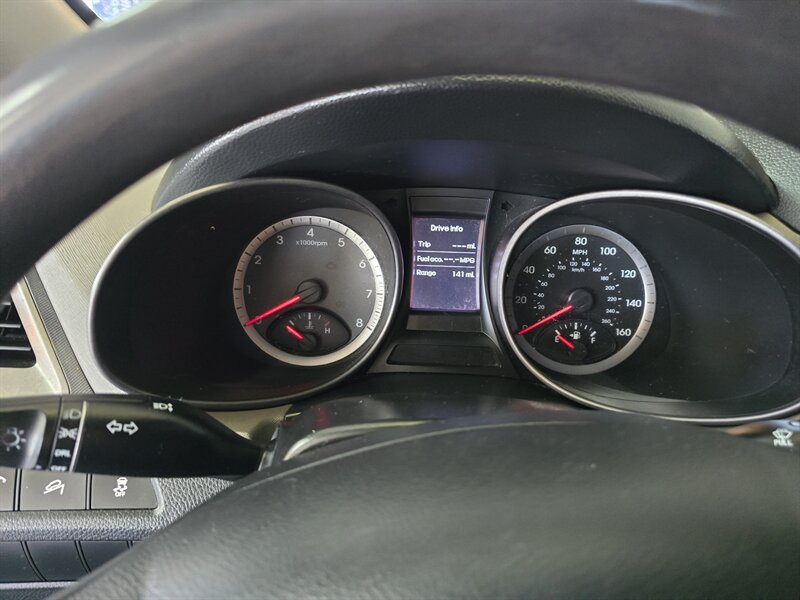 Used 2015 Hyundai Santa Fe Sport FWD image 23