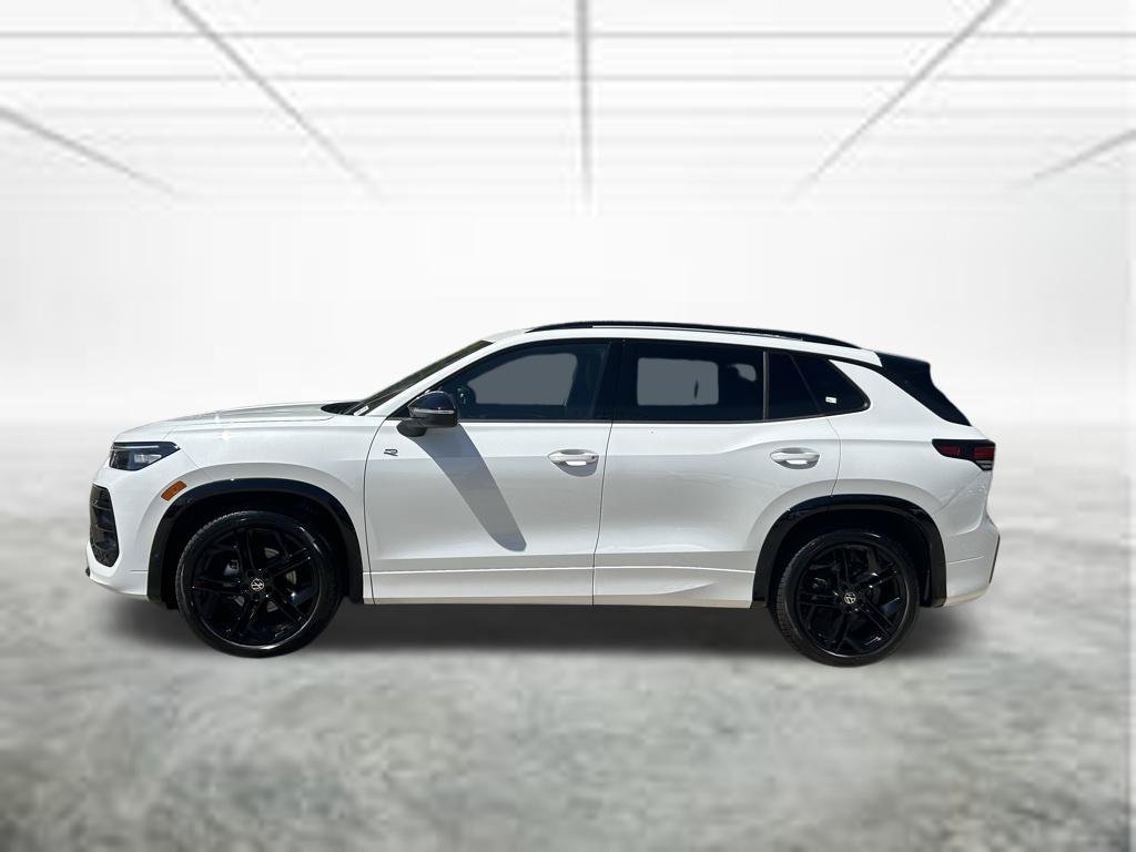 New 2026 Volkswagen Tiguan SE R-Line FWD image 3